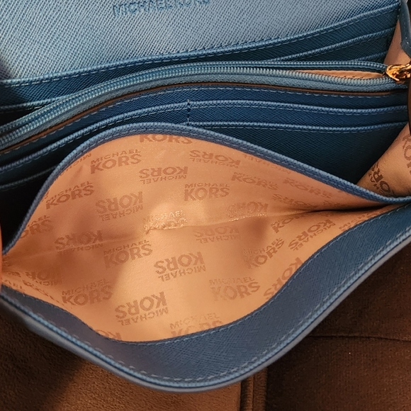 Michael Kors NWOT Blue Shoulder Bag and Wallet - Picture 10 of 13